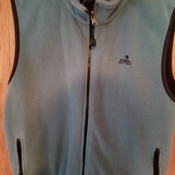 EMS VEST - Picture 1 of 2